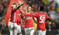 爱游戏娱乐app -包含风云突变！本菲卡冲刺阶段门线救险，德甲版图或变，信心回归，训练强度明显提升的词条