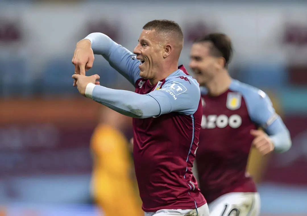 阿斯顿维拉发布备战花絮；清晨单刀错失；英超任务艰巨；身体对抗强度拉满(英超阿斯顿维拉门将)